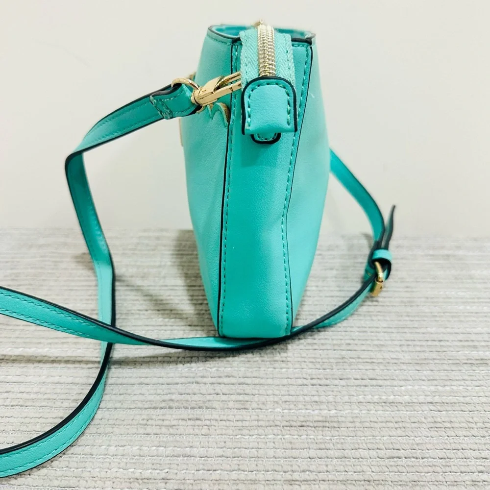 Trina Turk Teal Turquoise Scalloped Crossbody‎ Bag Gold Hardware Pre-owned